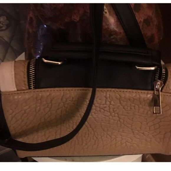 Bijou Brigitte Crossbody & Single Handle Handbag. - Picture 6 of 12